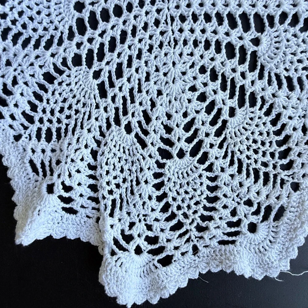 Vintage White Crochet Lace Doily Pineapple Pattern Oval Table Topper 16x13